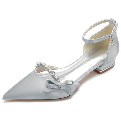 Chaussures de Soirée à Bout Fermé En Satin de Soie pour Femmes avec Talon Plat et Bride à la Cheville et Strass