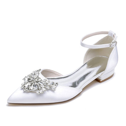 Chaussures de Soirée à Talon Plat et Bout Fermé En Satin de Soie pour Femmes avec Bride à la Cheville et Strass