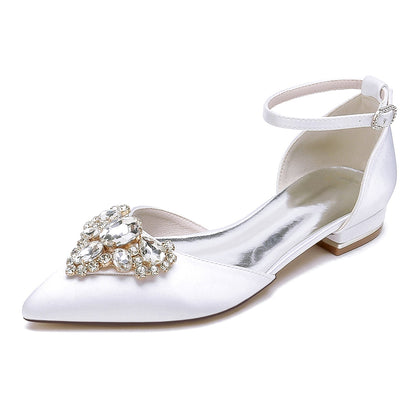 Chaussures de Mariage à Talon Plat et Strass En Satin de Soie à Bout Fermé avec Bride à la Cheville pour Femmes