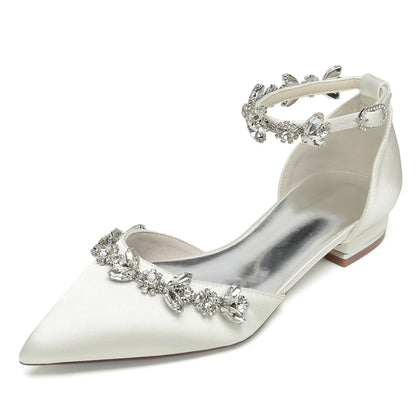 Chaussures de Soirée à Talon Plat et Bout Fermé En Satin de Soie pour Femmes avec Bride à la Cheville En Strass